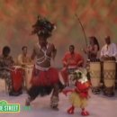 [엘모] 전통 춤 콴자 (Kwanzaa)를 추는 엘모 (진심 1092ㅠㅠㅠㅠㅠㅠㅠㅠㅠㅠㅠㅠ) 이미지