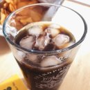 아침에 볶는 커피 이미지