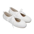 ㈜유하 | 하츠투하츠 앨범 자켓 속 유하의 리본 운동화는? 베어파우 제품! / 데일리 운동화 추천