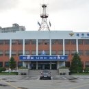 휘둘러