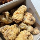[교촌치킨] 창사 이후 첫 양념반 후라이드반!! 후기