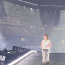 BTS 지민에게 키스 &amp; 선물 받은 어린이 팬 이미지
