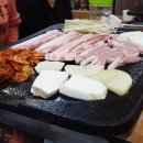 시골생삼겹자연석돌구이