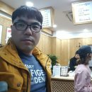 용인시 기흥구청 앞에서 핫도그 먹다