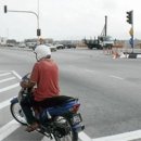 Locals grateful for traffic lights 이런 신호등도.. 이미지