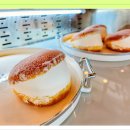 맛있는 빵과 달콤 디저트 이미지