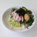 [이달의 식단]문어날치알비빔밥, 감자쇠고기국, 비어락장아찌, 쌈야채겉절이, 만두탕수, 참외셰이크 이미지