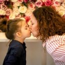 스마트폰으로 연결되는 디지털 세상 이미지