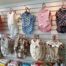 강아지를 미용하는 여자 이미지