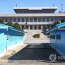녹슨 기관차 가득히 꽃을 채우고 신의주로 달려갈 날은 그 언제인가? 이미지