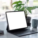 ​재택근무 업무 환경을 향상하기 위한 필수 장비들 이미지