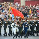 중국 열병식 전세계 '생중계', 시진핑 주석 무개차 올라 사열..70발 예포로 시작 이미지