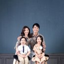 피어나는 가족 이미지