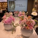강수연 | [직원 복지·VIP 행사 추천] 출장 플라워 클래스 – 달항아리 속 꽃으로 채우는 시간
