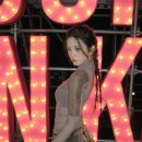안유진, 시스루로 뽐낸 섹시미…쇼트 팬츠로 매혹 뒤태까지 과시 매혹적인 분위기 이미지