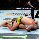 [UFC 290] 볼카노프스키 TKO로 5차 방어 달성, 판토자는 스플릿 판정으로 신 플라이급 왕자에
