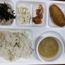 2023.05.02-참치마요밥,배추된장국,생선까스+타르타르소스,마카로니샐러드,배추김치 이미지