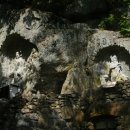 벽송사 서쪽에 자리한 석굴 사원, 함양 지리산 서암정사 ③ 산신각, 비로전, 굴법당(극락전), 황목련...