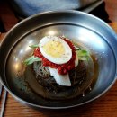 [춘천 맛집 탐방] 육쌈냉면 춘천점 – 냉면이랑 숯불고기, 이 조합은 반칙 아닌가요?