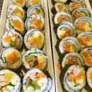 김밥속에 단무지 이미지