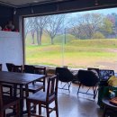 내가 만든 수제맥주로 시원하게 여름나기 | 【경주 왕릉뷰 카페】 카페 봉황당, 특색있는 분위기 조용한 경주 혼카페 추천 (수막새 쿠키 디저트)