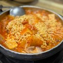 꿀돼지김치찌개 | 춘천 김치찌개 맛집의 양대산맥 ! 꿀돼지김치찌개 다녀왔습니다. vs 초가뭉텅찌개