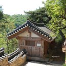 대성산의 기암절벽에 세워진 산청 8경의 &#34;정취암&#34;