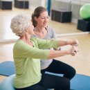 시니어 필라테스 이미지