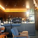 [책공간] 북어위크 : 아파트 단지 사이에 자리한 감도 높은 서점