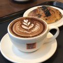 핸드드립 커피 & 라떼아트 | 서울숲 소금빵 맛집 추천ㅣ핸드드립 라떼아트까지 완벽한 밀랍 커피앤베이커리