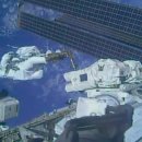 우주 비행사, 성공적인 우주 유영에 우주 정거장 냉각 펌프 위치 조정 이미지