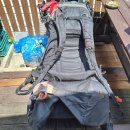 GPS, 텐덤 하네스, 지니 라이트, 오클리 고글, 생활 무전기, 비행화, 플라이트 데크, 스피드 바, Hook Knife, 비너 이미지