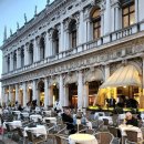 물위의 도시 이미지