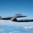 MQ-28과 같이 비행하는 모습이 공개된 F-15EX 이미지