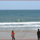 바닷가에서 이미지