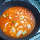 [캠핑요리]5900원 부대찌개 밀키트로 캠핑 메뉴 해결 햄 요리 나 혼자 쟌슨빌 부대찌개