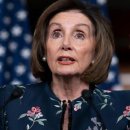 At State of the Union, Trump declines to shake hands with Pelosi by David KnowlesEditor,Yahoo News•February 5, 2020 이미지