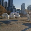 신반포역 1번출구 앞 이미지