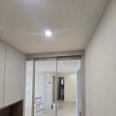 팔용동 벽산블루밍 라움도어 3연동 중문 시공, 브론즈유리와 영림 발렌포크 색상으로 인테리어 통일