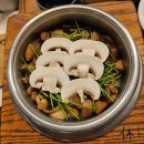 푸디스초이스 | 한남동 한식맛집 '휴135' 맛있는 버섯솥밥 멸치솥밥
