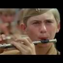 양철북 Die Blechtrommel 1979: 오스카, NAZI집회를 무도회로 바꾸다 이미지