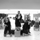 연극 <예외와 관습> 이미지