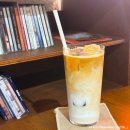 용마산로136길 | 중랑구 카페 만조커피 신내역 근처 잼 클로티드 크림 스콘 정석 조합에 라테 맛집인 물멍 카페