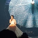 이선균 "아이유 콘서트, 부흥회 같아 은혜 받았다" 이미지