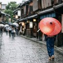 미노천연공방 | 비가 오면 종이꽃이 피어난다 — 장마철에 가야 진짜 멋이 나는 일본 '전통 우산(와가사) 공방' TOP 3