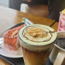 스타벅스 서구청DT점(서곶로277) | 스타벅스 두바이 신메뉴 바삭 피스타치오 초콜릿 프라푸치노 가격 칼로리 커스텀 꿀팁 솔직후기