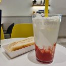 가성비 만점! 위례 카페 빽다방에서 사라다빵하고 딸기라떼 먹었어요