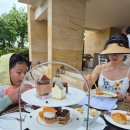 아쿠아 풀(AQUA POOL) | 리빙 룸(living room) 애프터눈 티와 아쿠아풀(aqua pool) (+ 누사두아 사설 세탁소 픽드랍 서비스 추천)