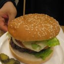 육즙이 살아있는 푸짐한 수제 햄버거, W BURGER 이미지