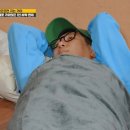 쉬는시간에 잠든 지석진 내버려두고 촬영 진행하는 런닝맨 멤버들ㅋㅋㅋ.jpg 이미지